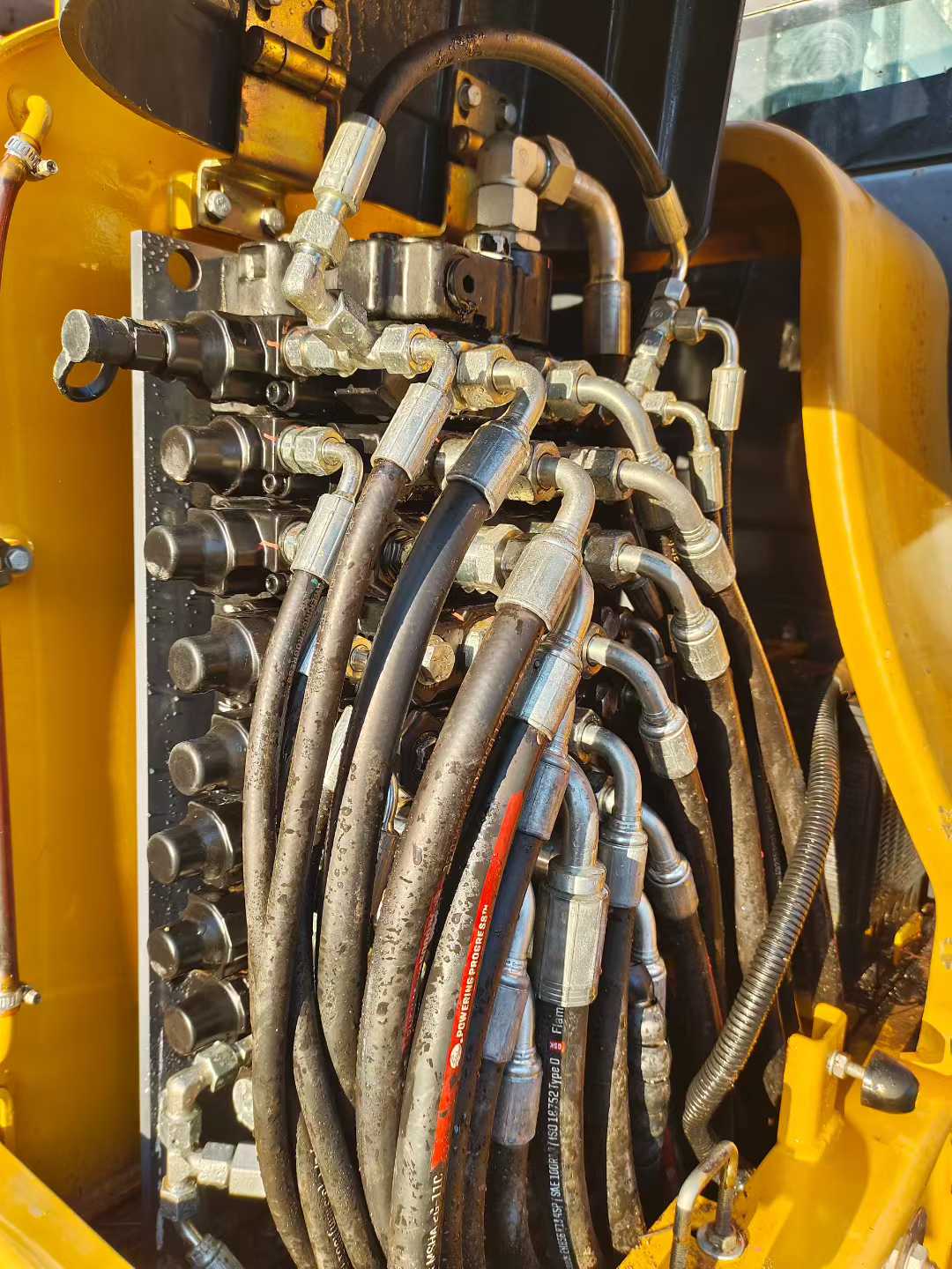 Used XCMG XE60DA Excavator 2021 Model / 8