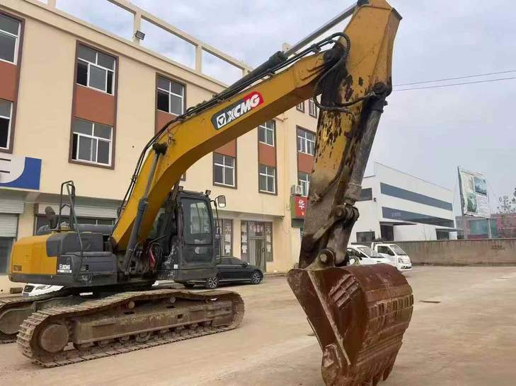 Buy XCMG XE215 Used Excavator / 1