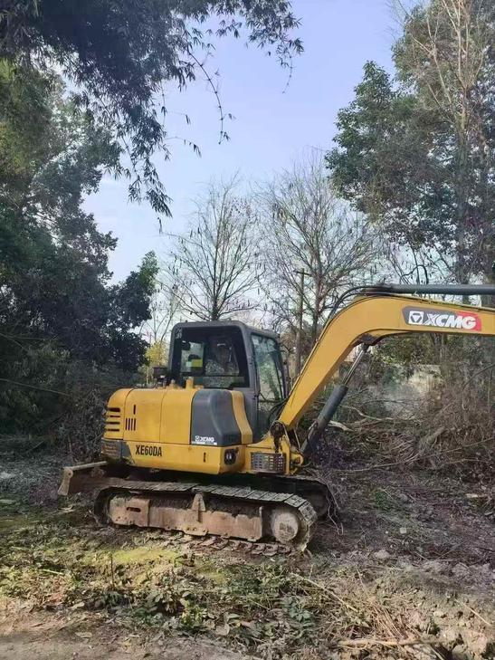 Buy XCMG XE60CA Used Excavator / 1