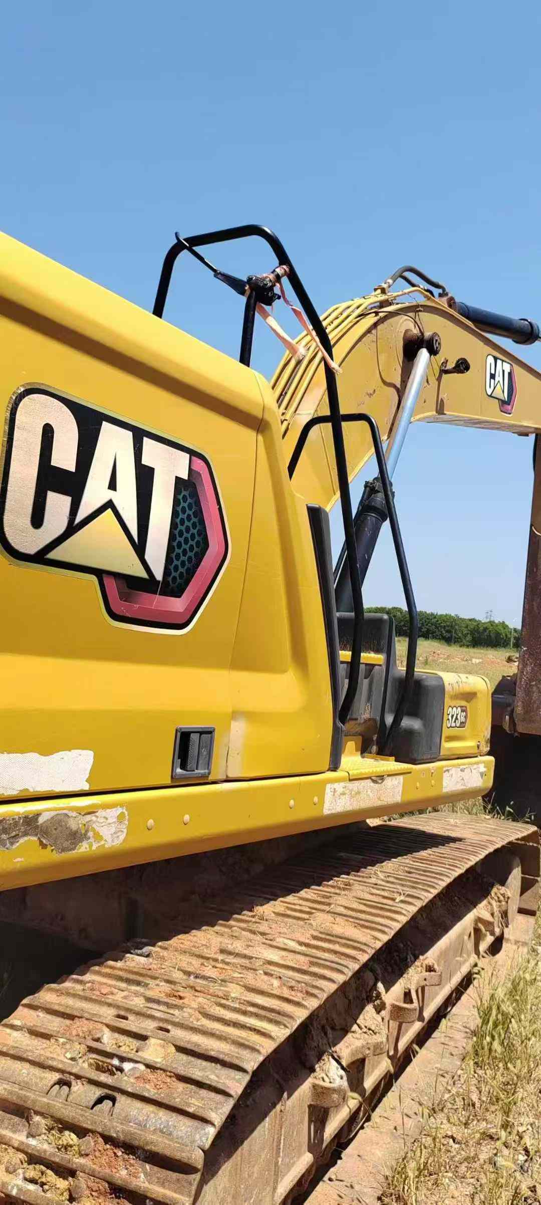 Used Caterpillar 323 Excavator 2021 Model / 9
