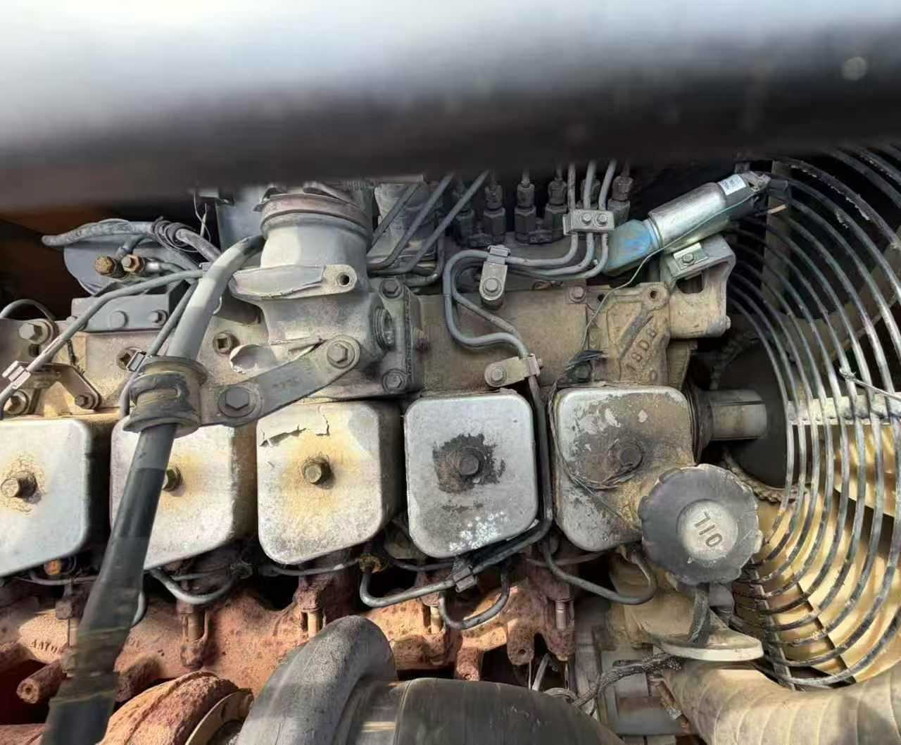 Used Hyundai R215-7 Excavator 2009 Model / 4