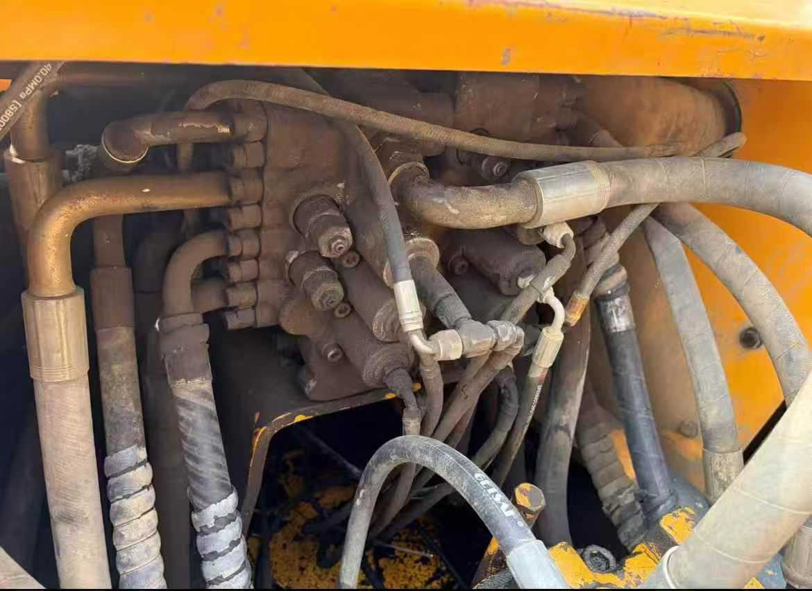 Used Hyundai R215-7 Excavator 2009 Model / 5