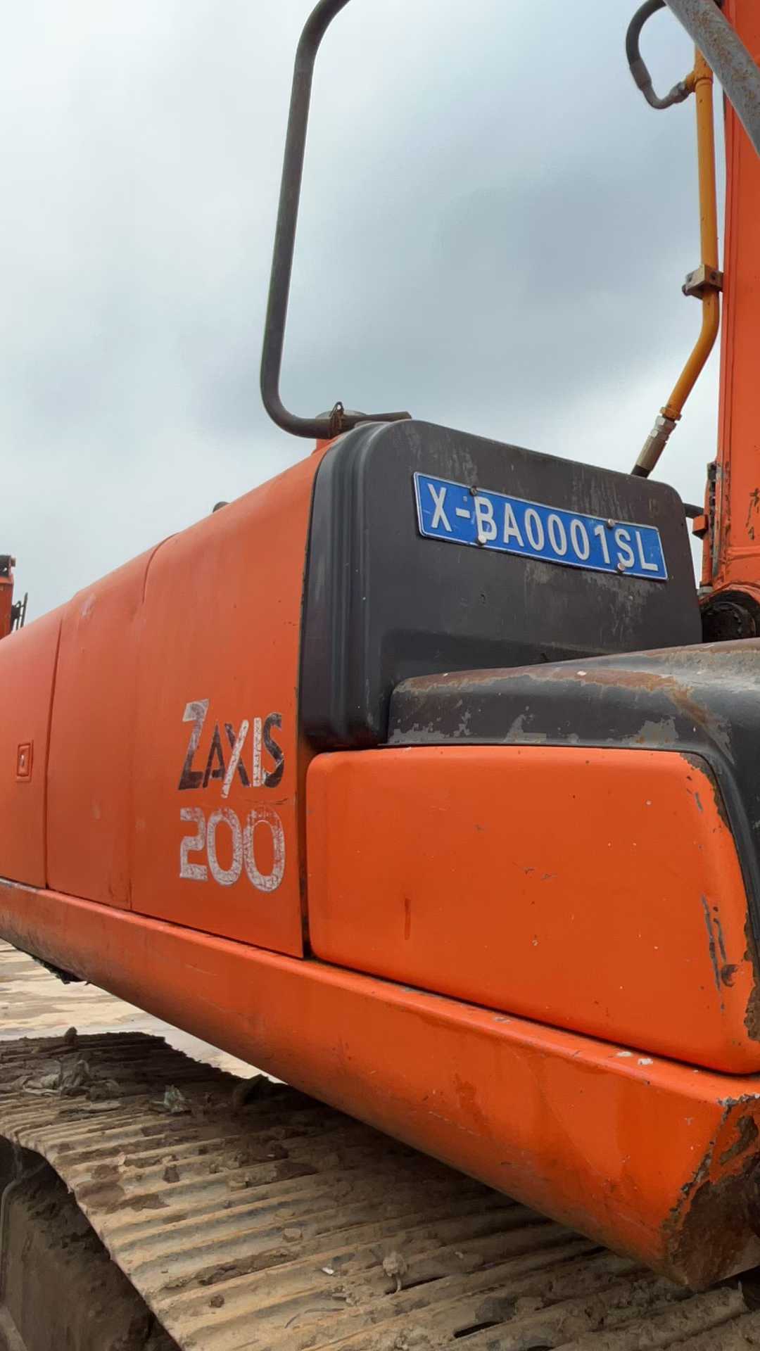 Used Hitachi ZAXIS200 Excavator 2016 Model / 3