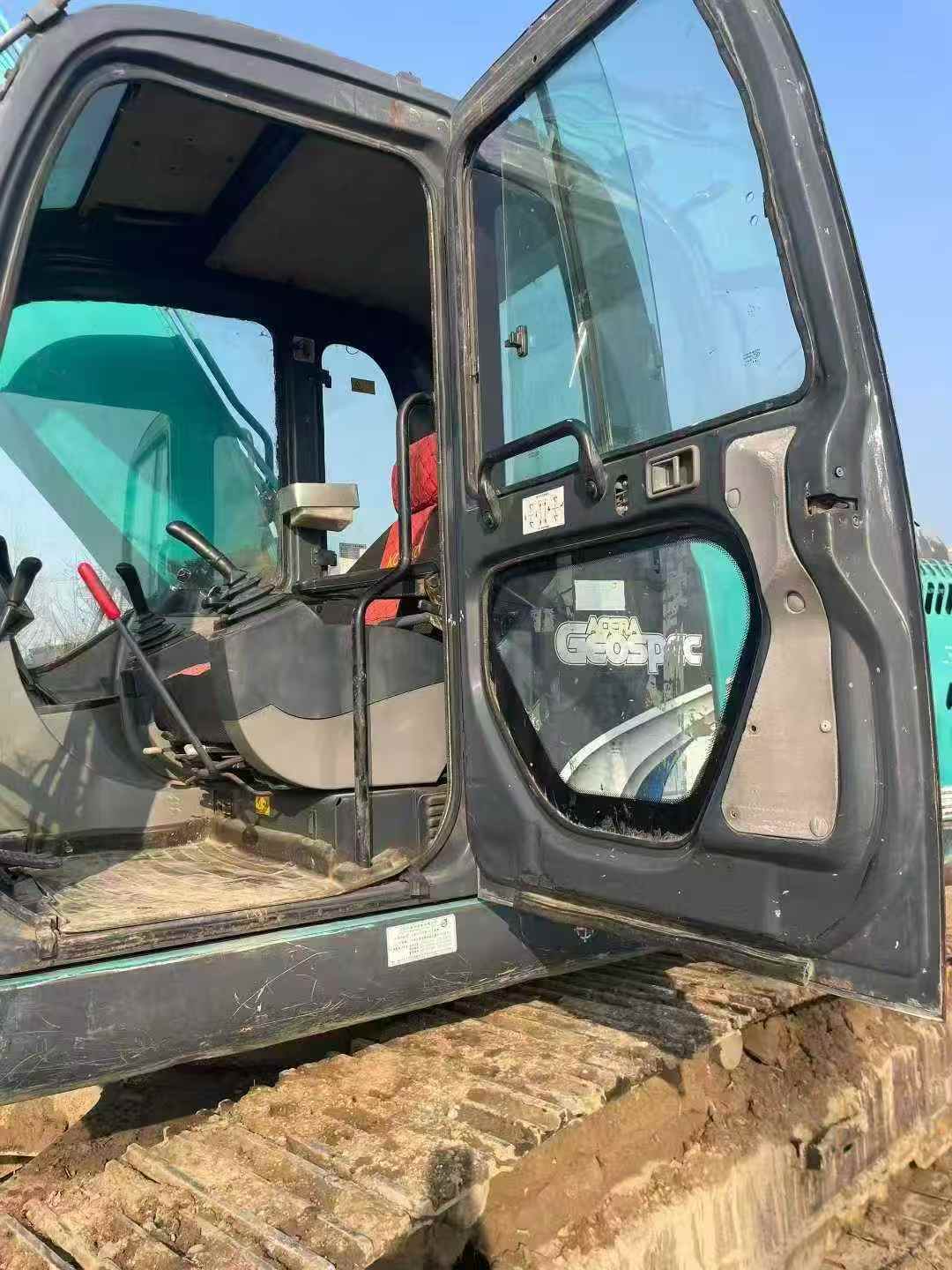 Used Kobelco SK210 Excavator 2011 Model / 3