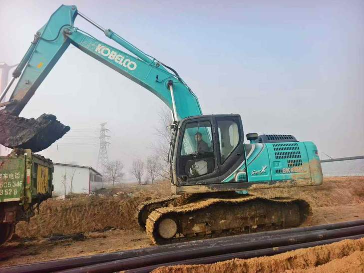 Buy Kobelco SK200-10 Used Excavator / 1