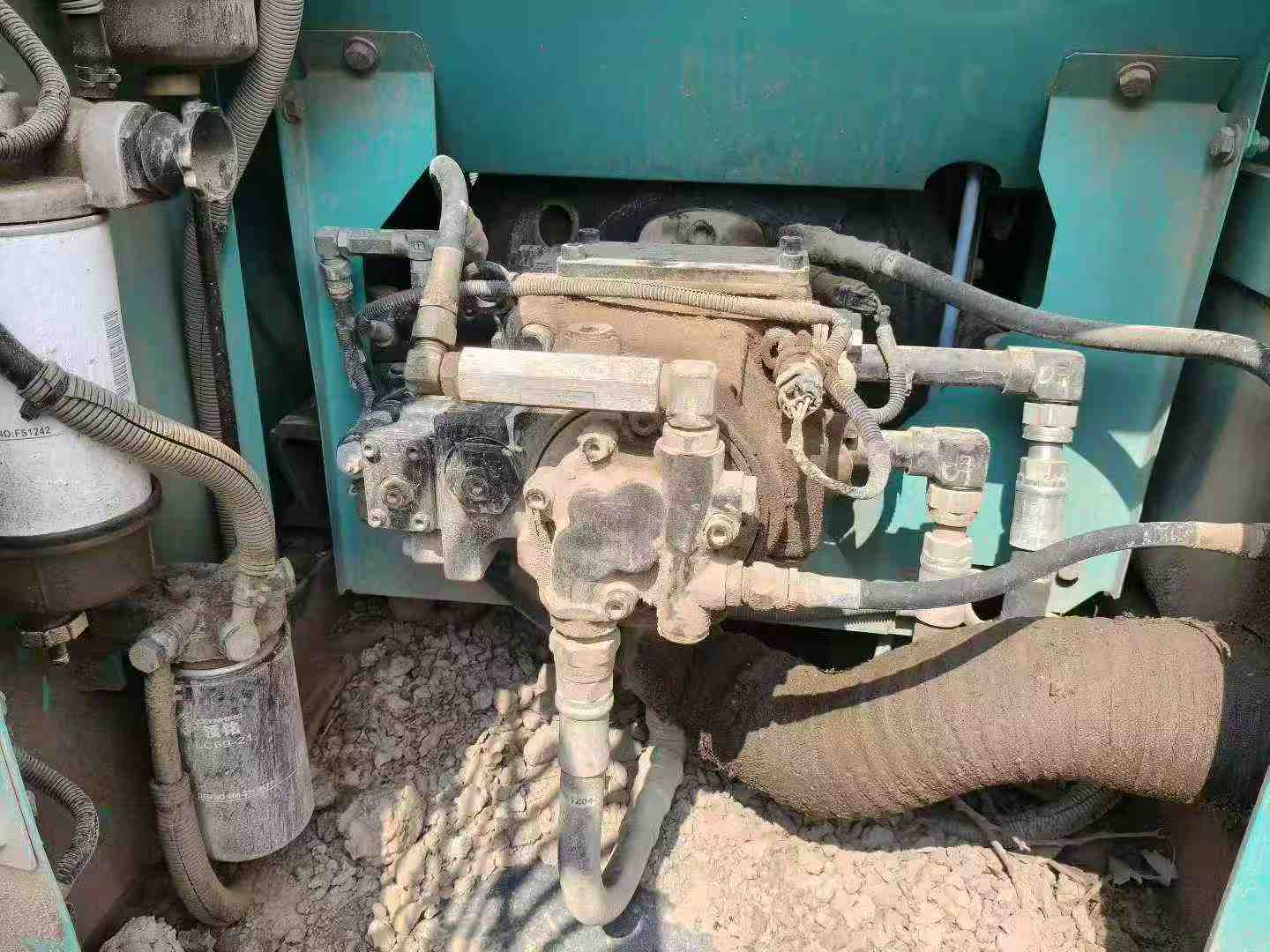 Used Kobelco SK140 Excavator 2014 Model / 4