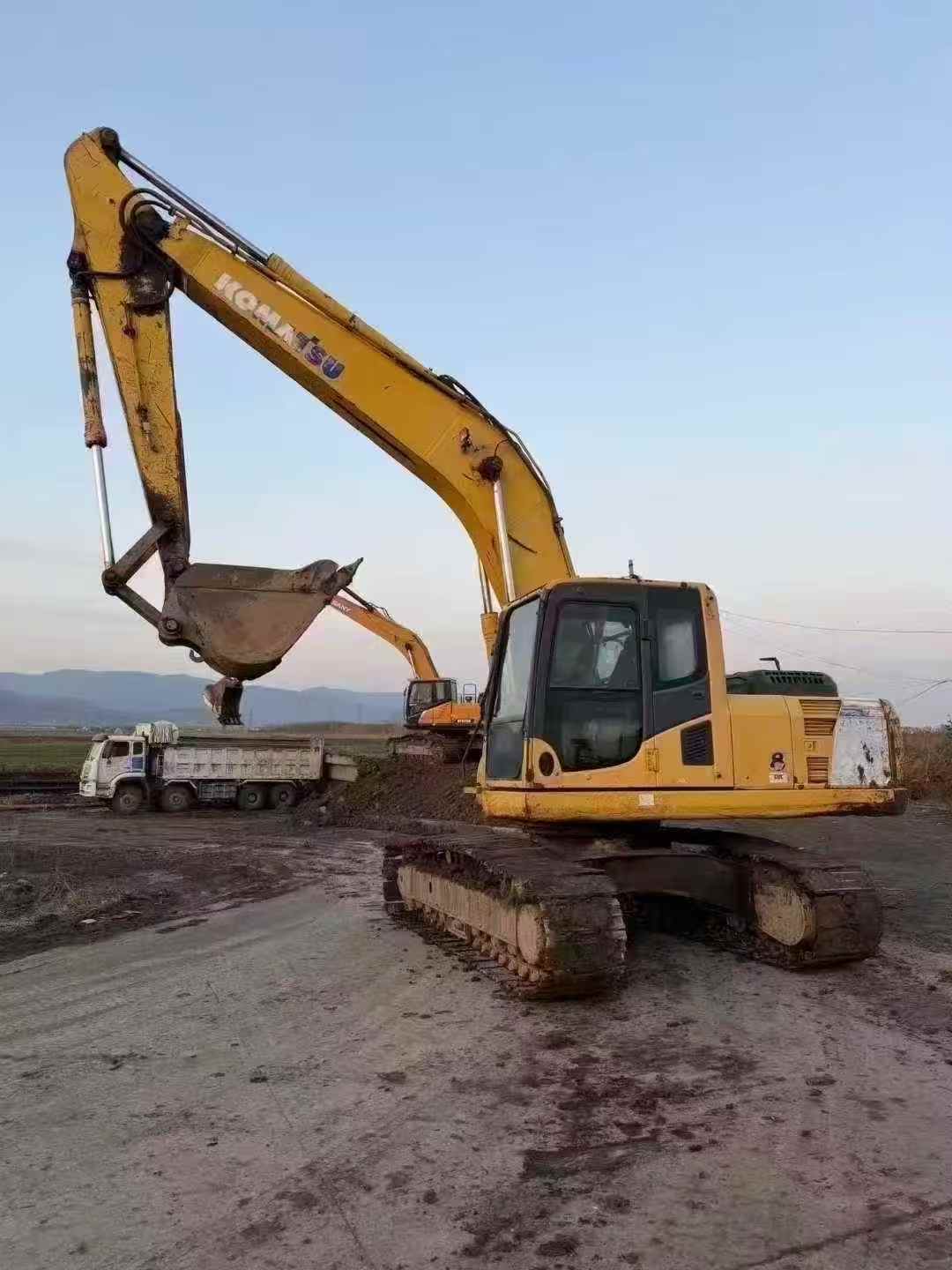 Used Komatsu PC200-8 Excavator 2011 Model