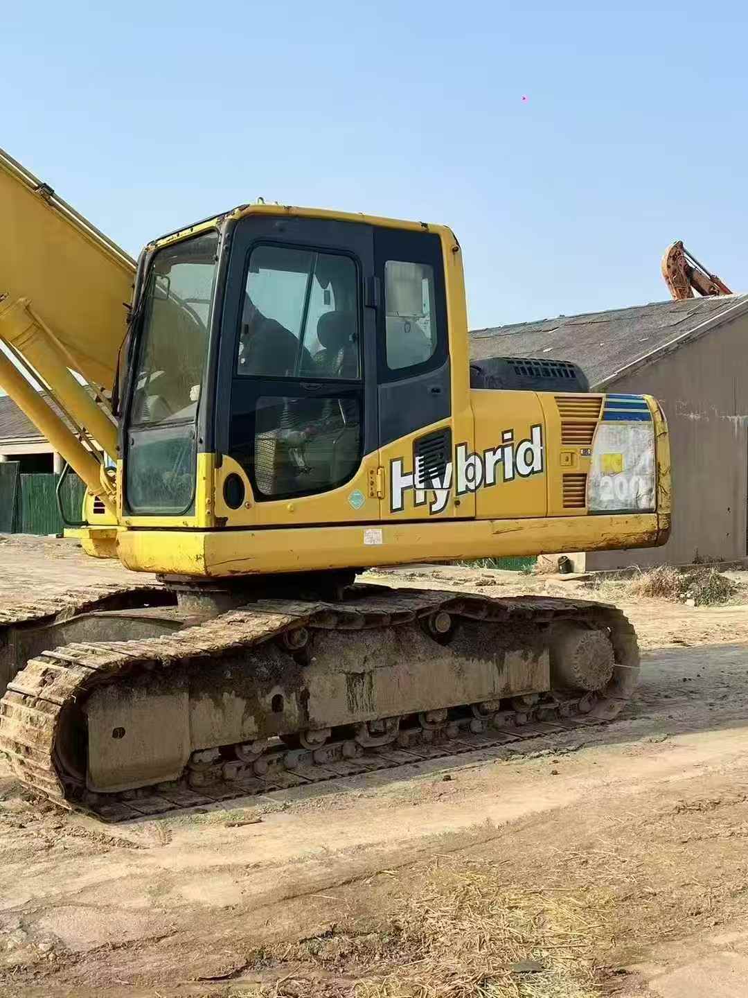 Used Komatsu PC200 Excavator 2016 Model / 4