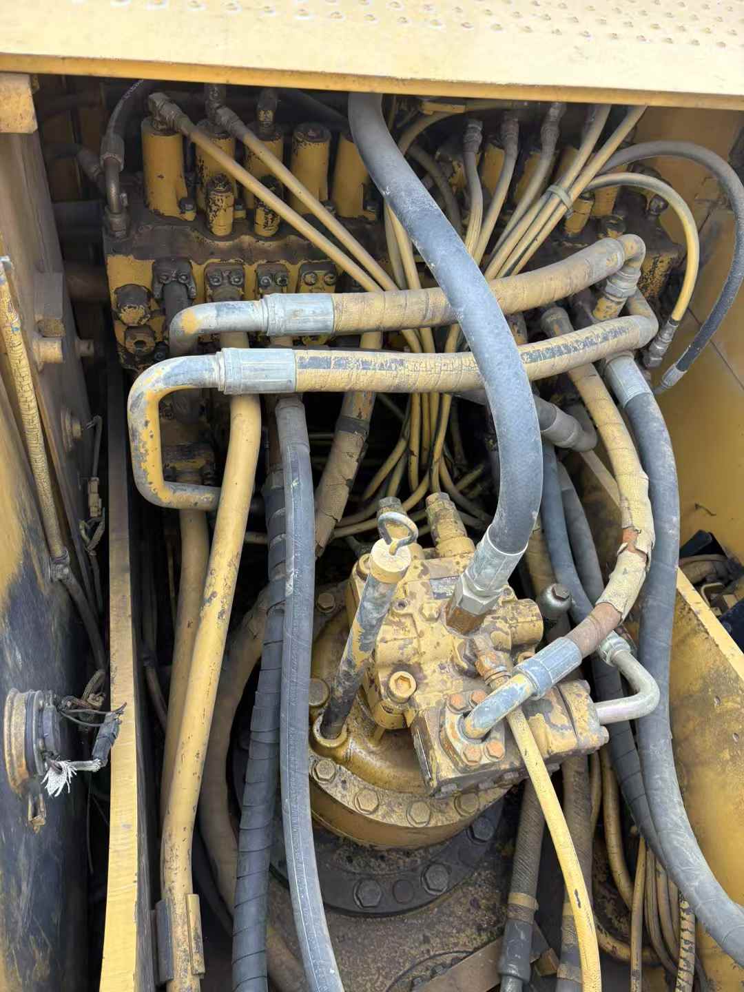 Used Caterpillar 320D Excavator 2011 Model / 6