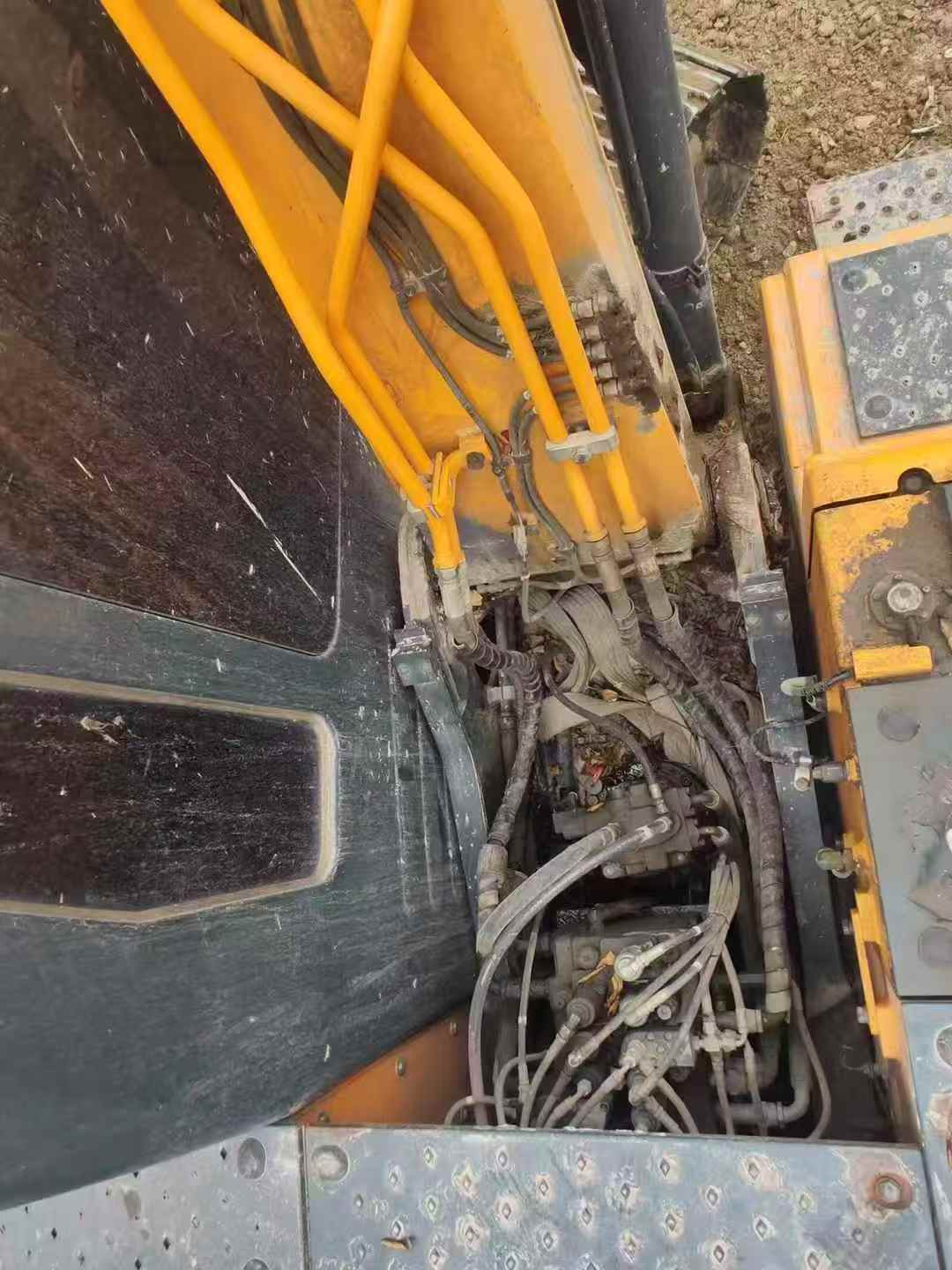 Used Hyundai R130VS Excavator 2018 Model / 3