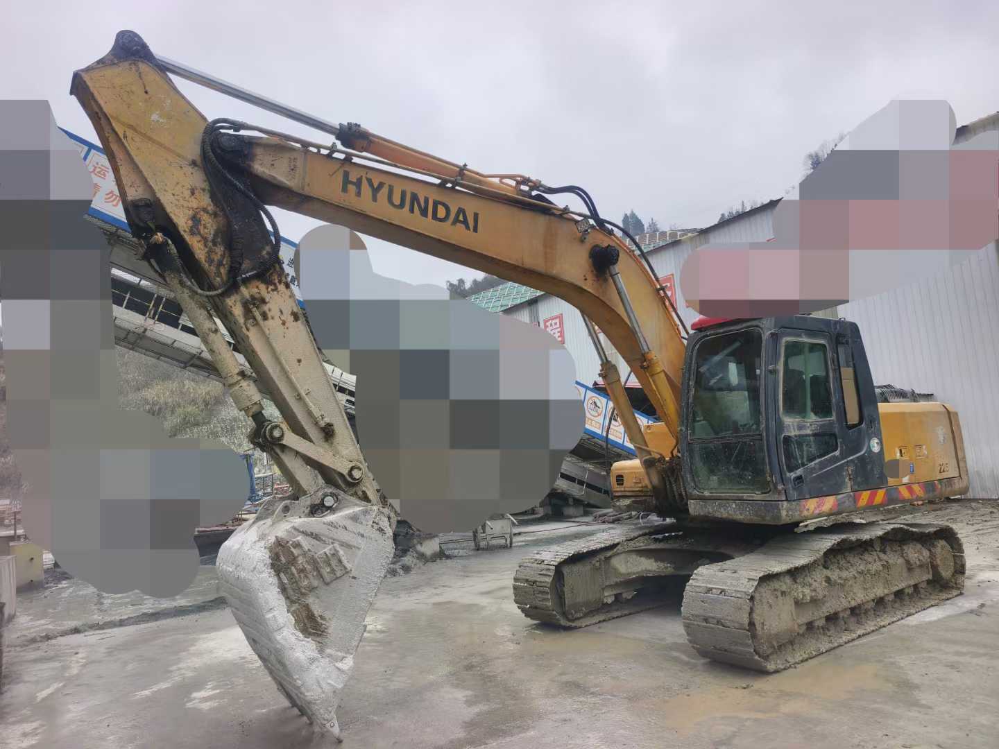 Used Hyundai R215VSN Excavator 2011 Model / 2