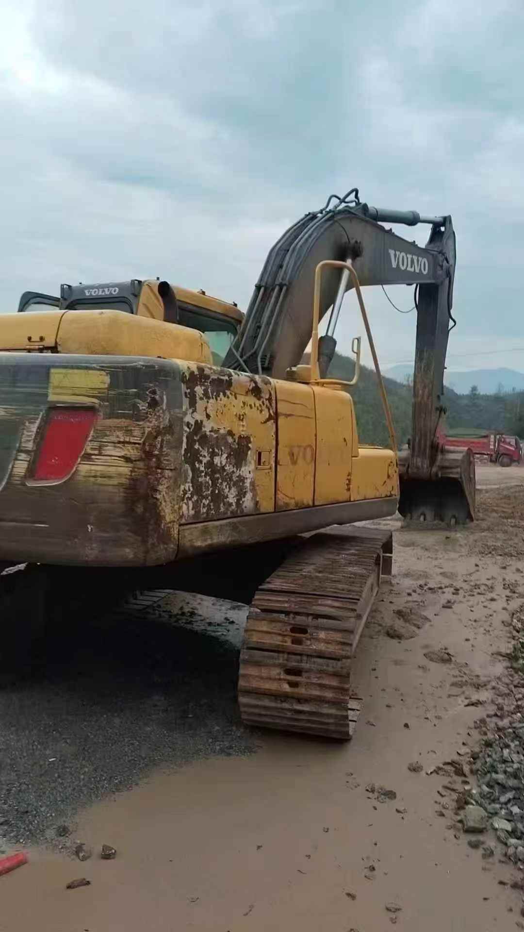 Used Volvo EW200B Excavator 2016 Model / 3