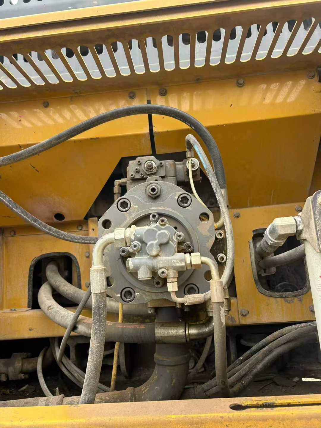 Used XCMG XE470 Excavator 2018 Model / 4