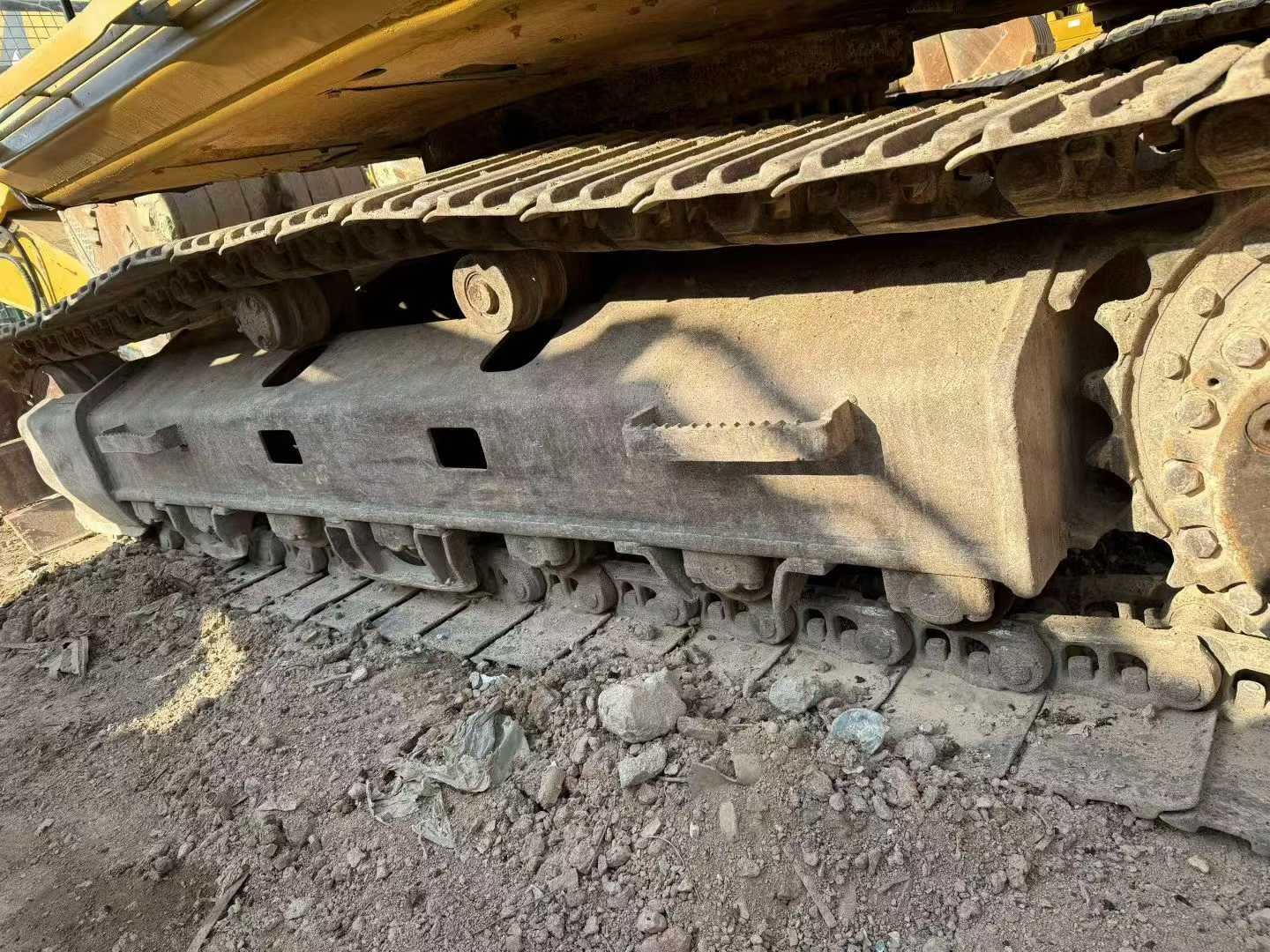 Used Caterpillar 325C Excavator 2016 Model / 3