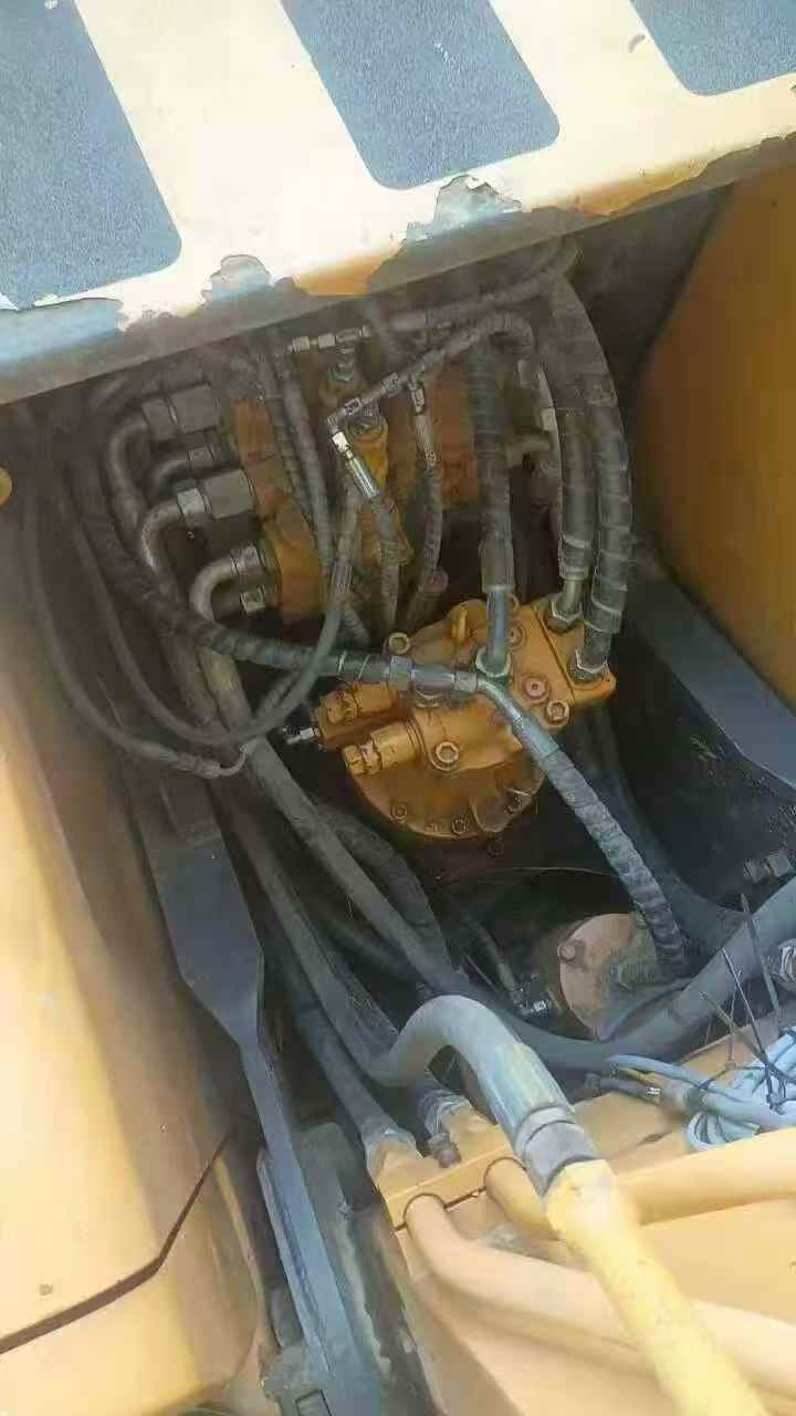 Used Sany SY135 Excavator 2015 Model / 3