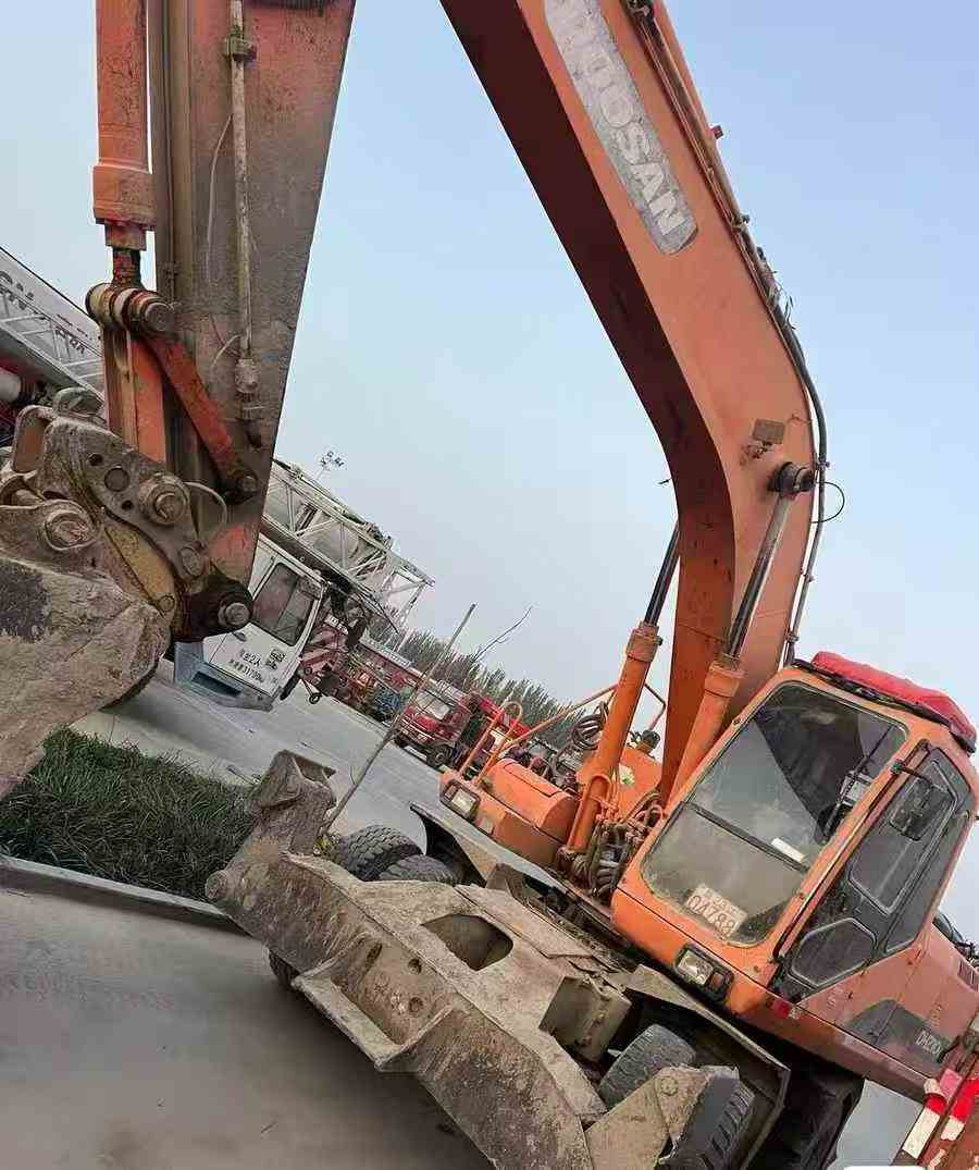 Used Doosan S210WV Excavator 2016 Model / 2