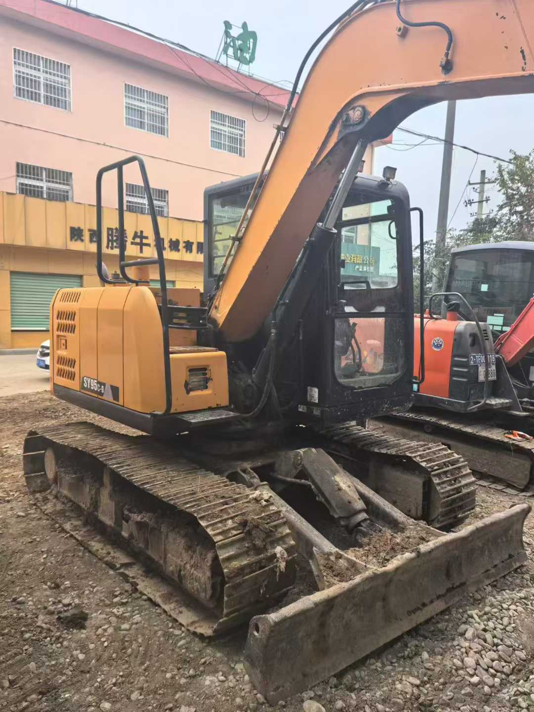 Used Sany SY75 Excavator 2013 Model / 3