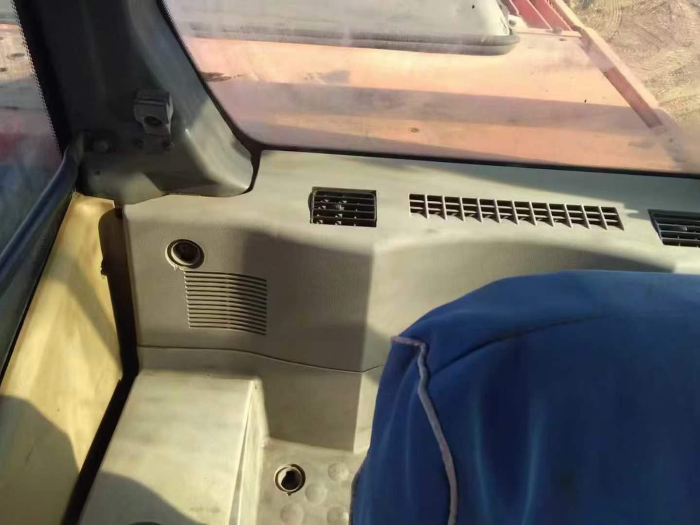 Used Hitachi ZAXIS200 Excavator 2010 Model / 2