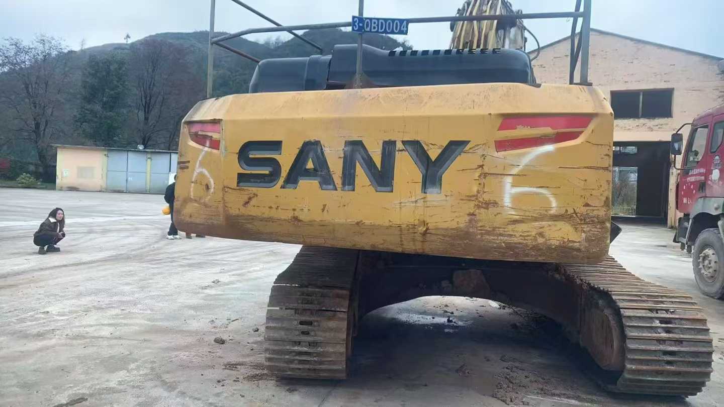 Used Sany SY245H Excavator 2017 Model / 4