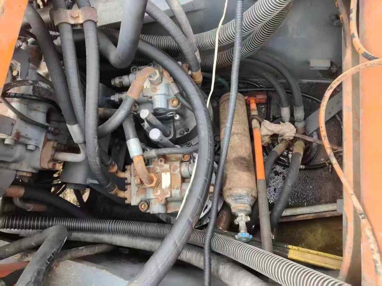 Used Komatsu PC220-8 Excavator 2016 Model / 4