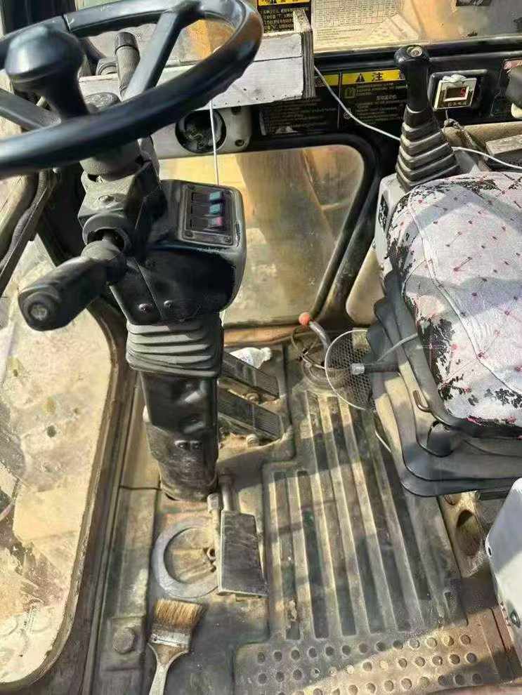 Used Hyundai R210WVS Excavator 2016 Model / 6