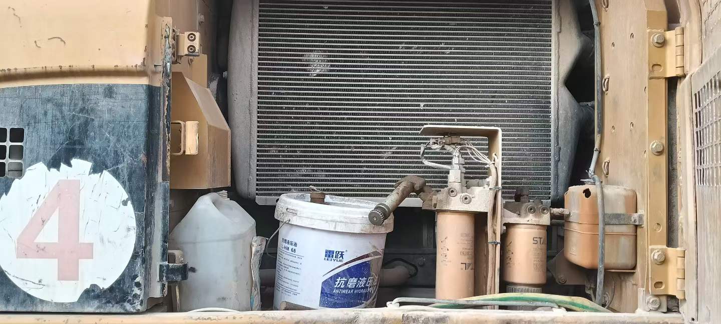 Used Caterpillar 329EL Excavator 2010 Model / 4