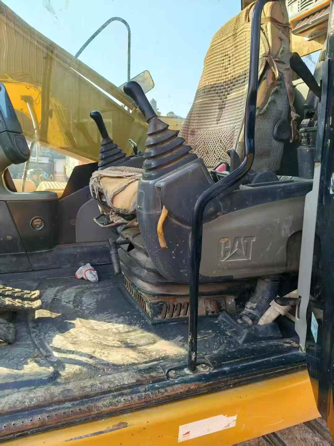 Used Caterpillar 320D Excavator 2010 Model / 8