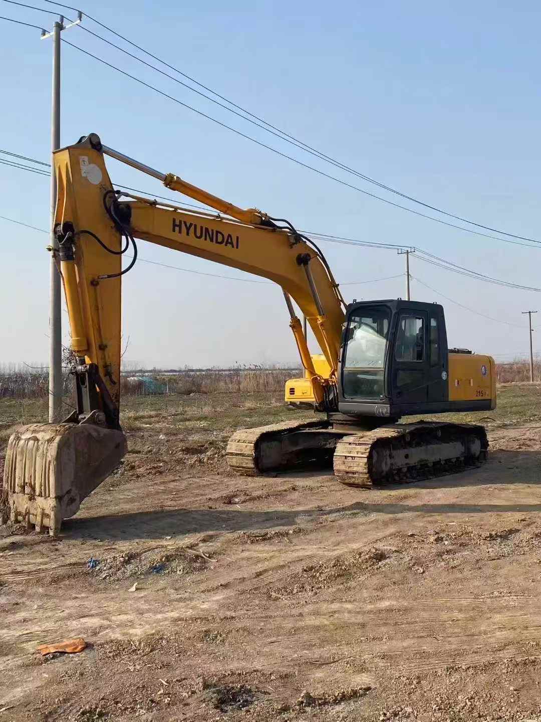 Used Hyundai R215-7 Excavator 2011 Model / 3