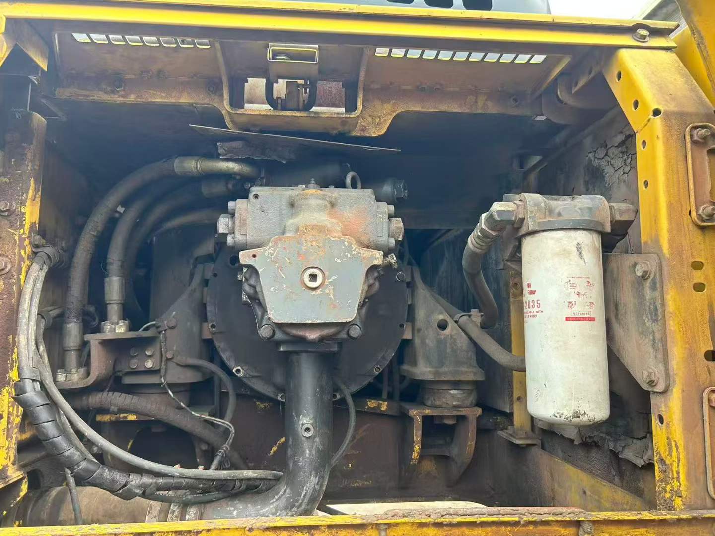 Used Komatsu PC300 Excavator 2012 Model / 6