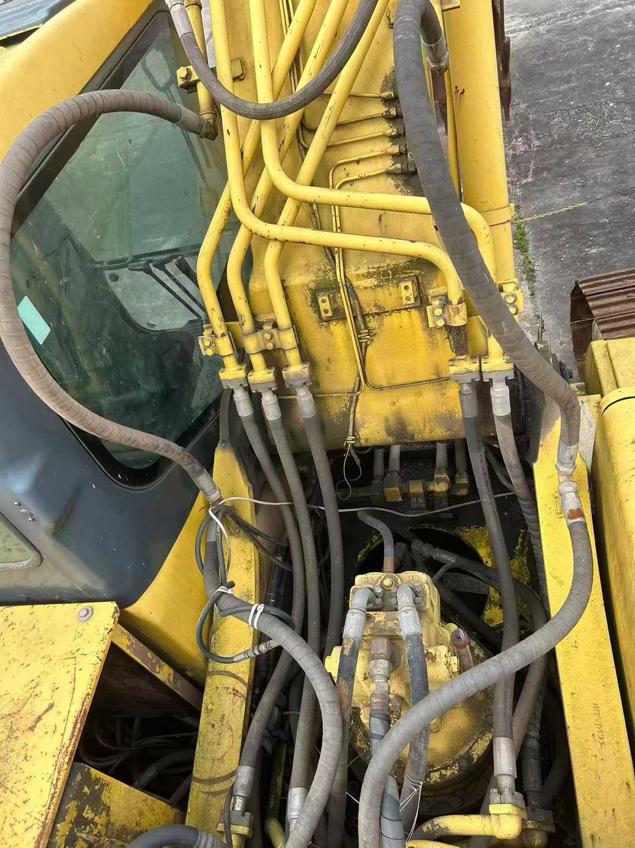 Used Komatsu PC300 Excavator 2012 Model / 5