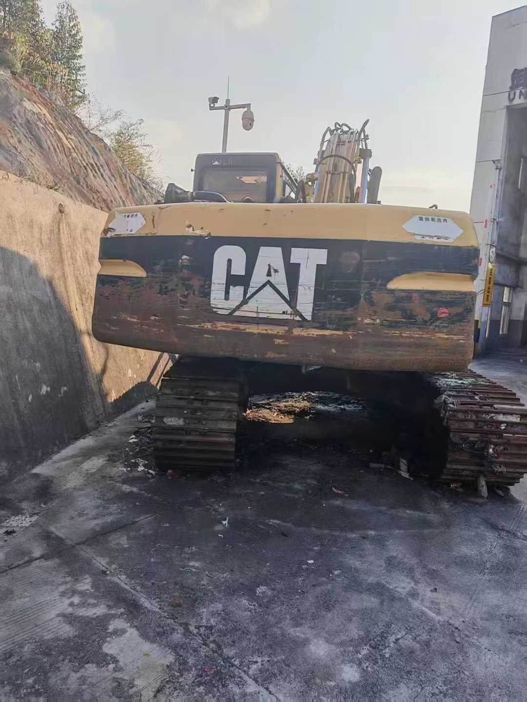 Used Caterpillar 320V2 Excavator 2016 Model / 2