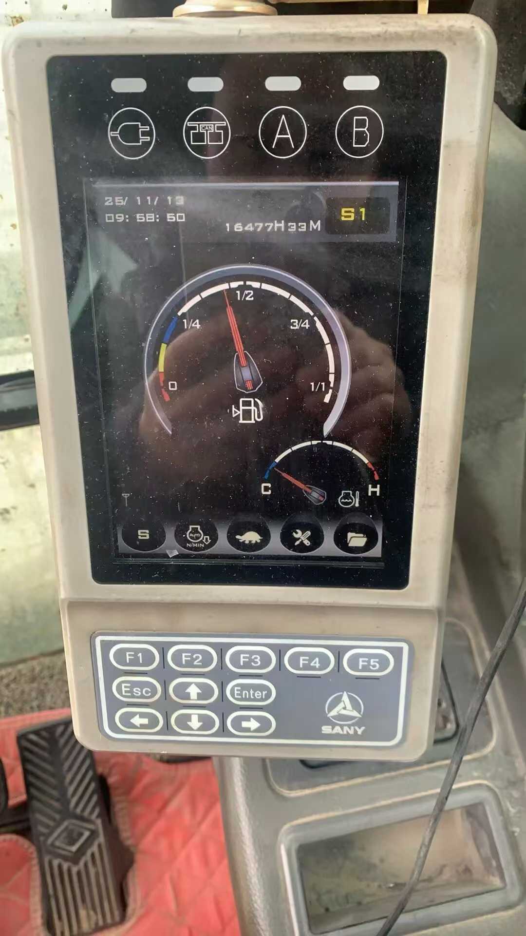 Used Sany SY245H Excavator 2017 Model / 3