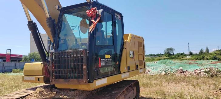 Buy Caterpillar 323 Used Excavator / 1