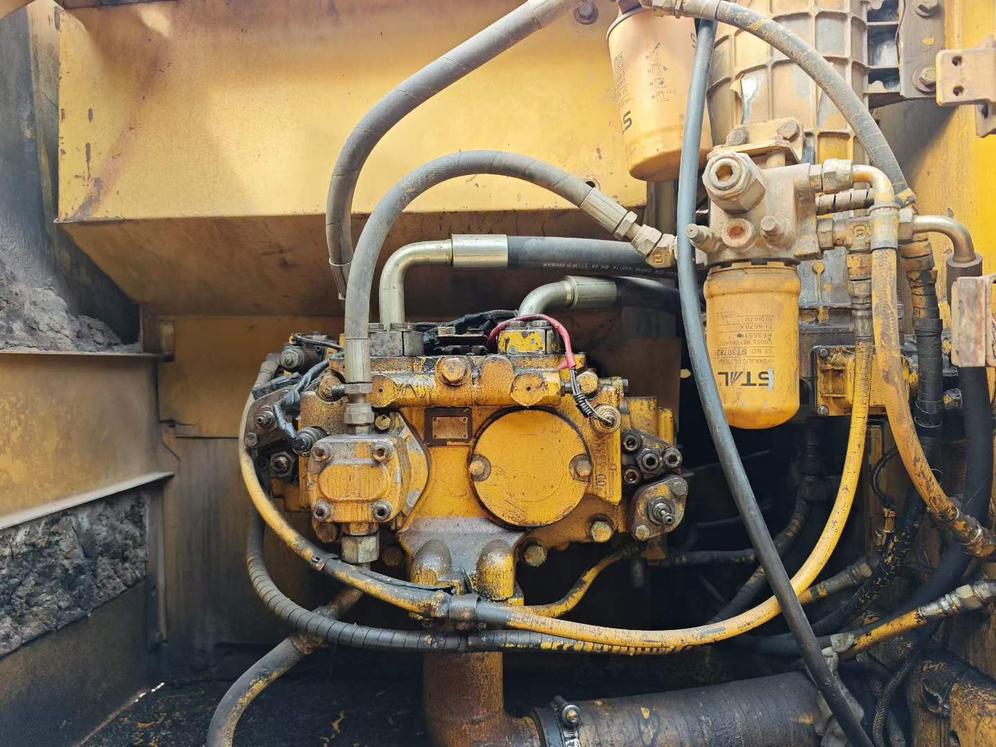 Used Caterpillar 320CL Excavator 2016 Model / 5