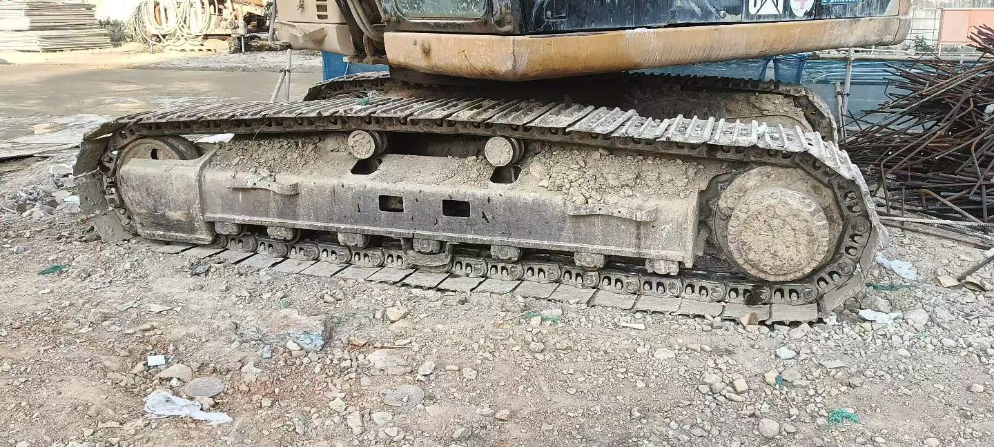 Used Caterpillar 329EL Excavator 2010 Model / 3