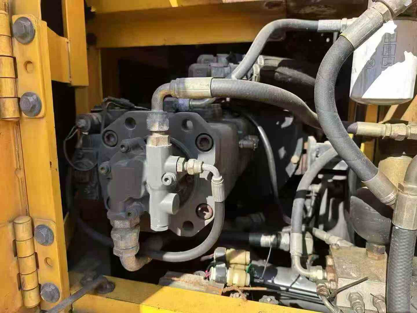 Used Volvo EC140 Excavator 2012 Model / 4