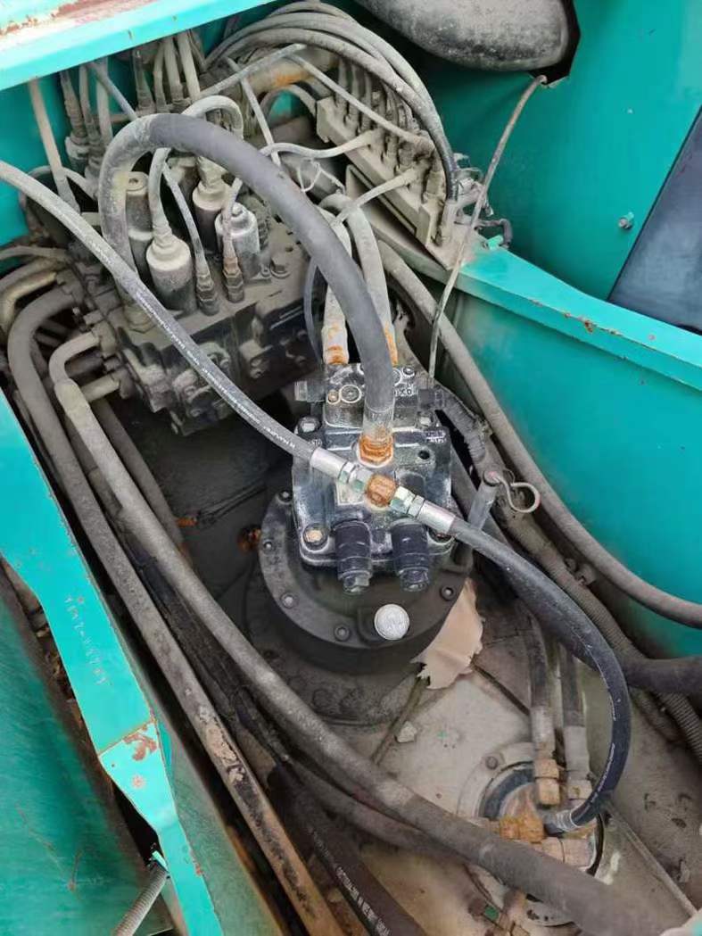 Used Kobelco SK210 Excavator 2012 Model / 6