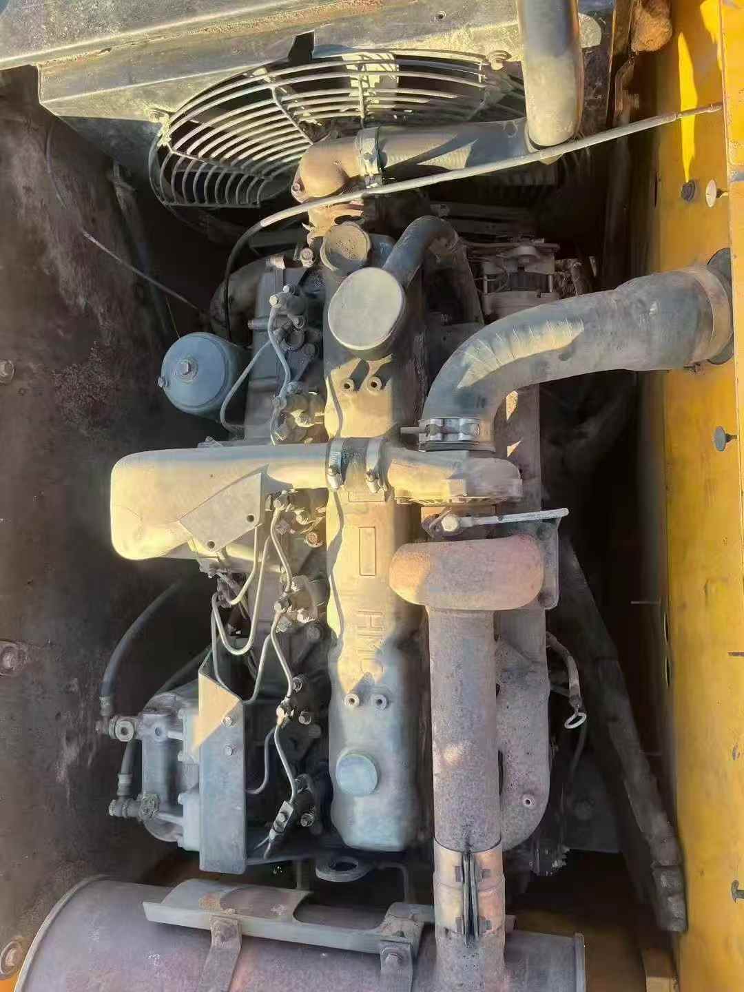 Used Hyundai R215VSN Excavator 2011 Model / 6