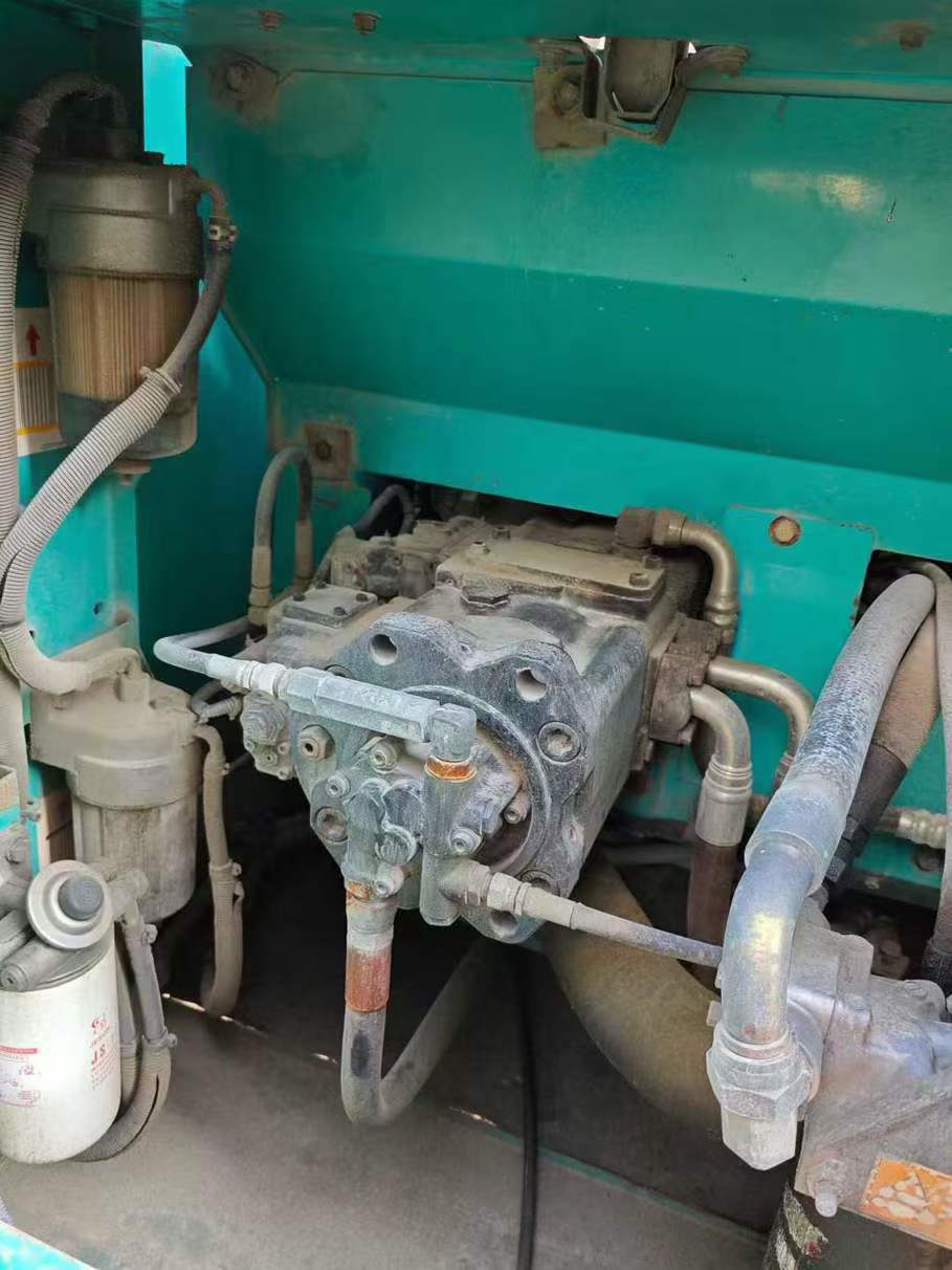 Used Kobelco SK210 Excavator 2012 Model / 9