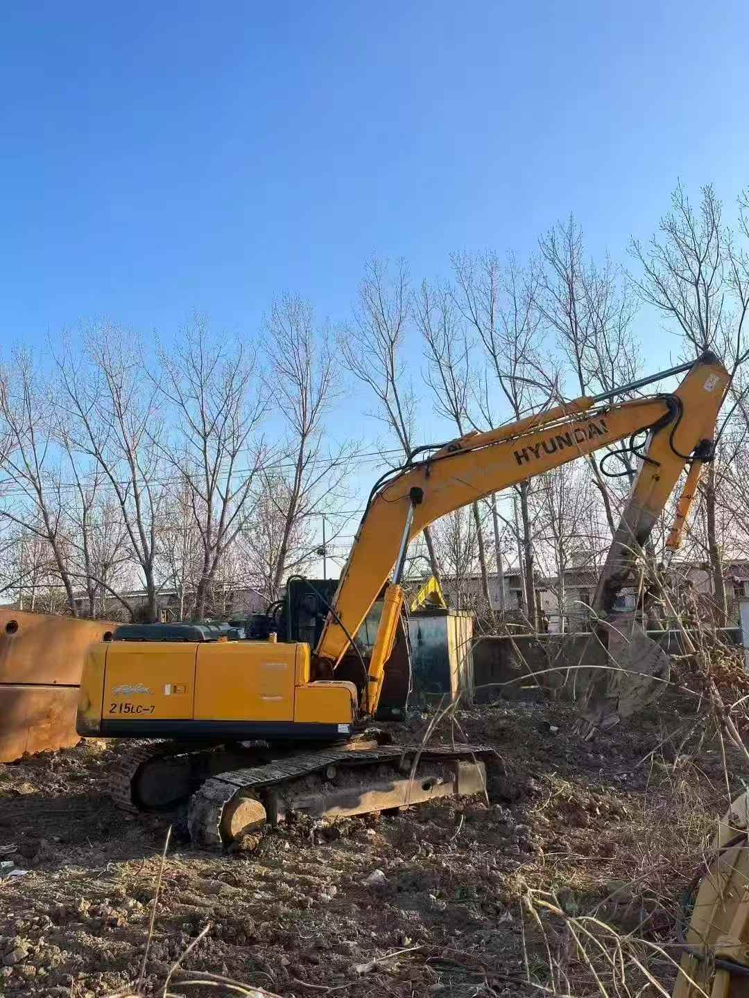 Used Hyundai R215VSN Excavator 2011 Model / 3