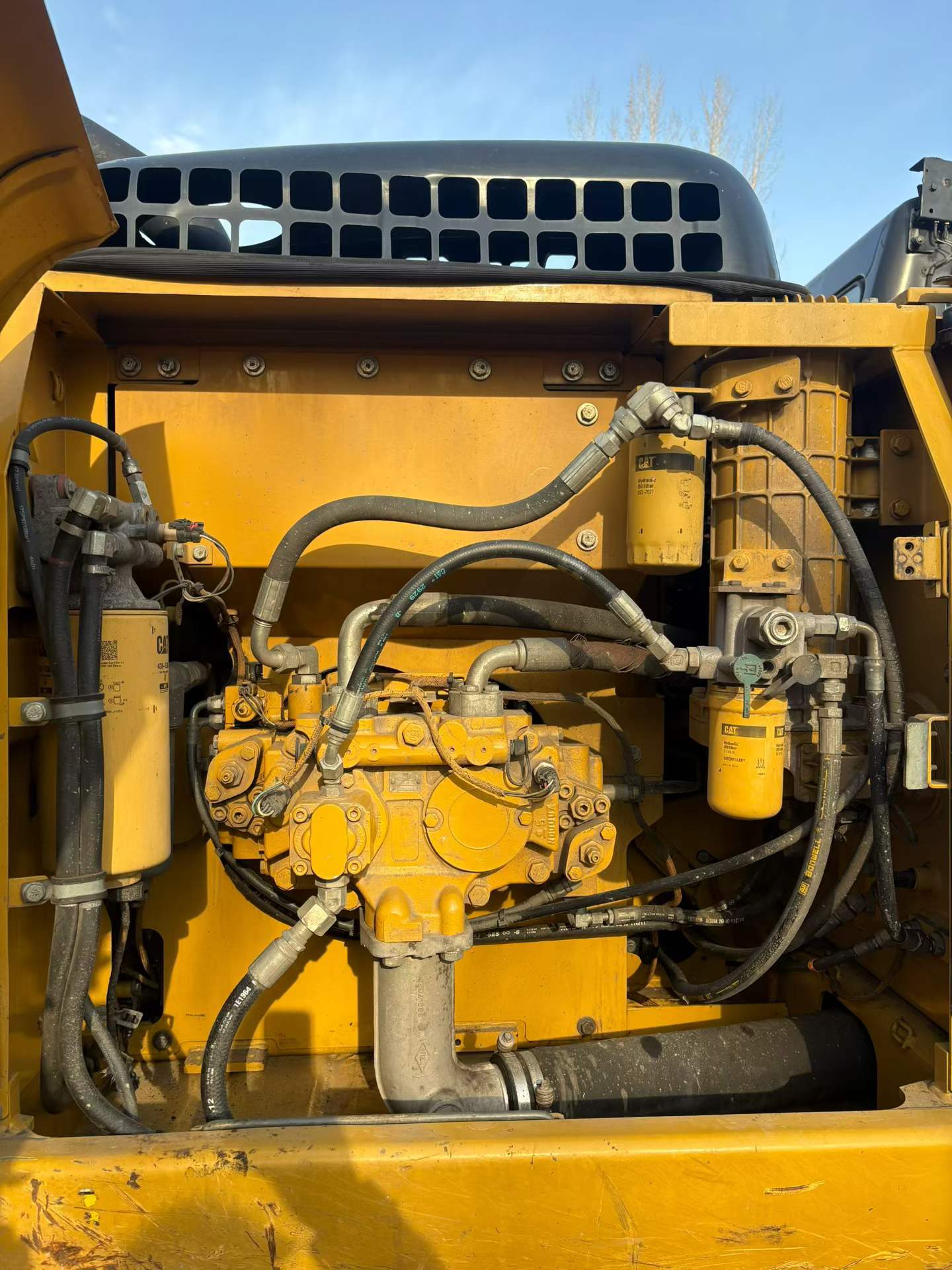 Used Caterpillar 323D2L Excavator 2016 Model / 6