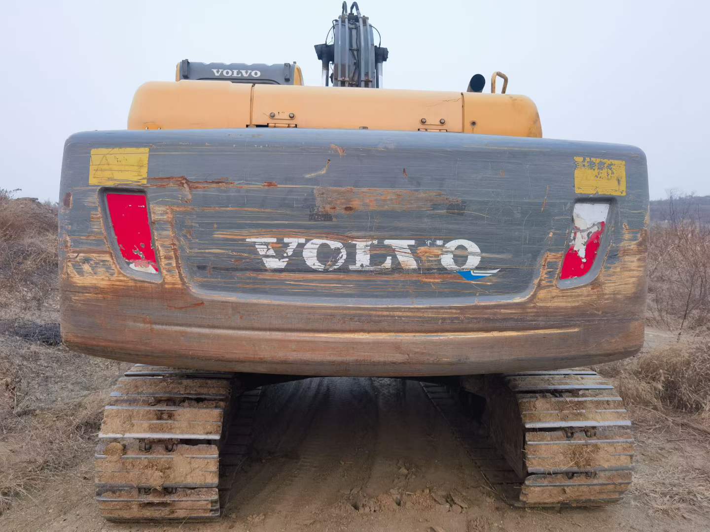 Used Volvo EW210C Excavator 2016 Model / 3