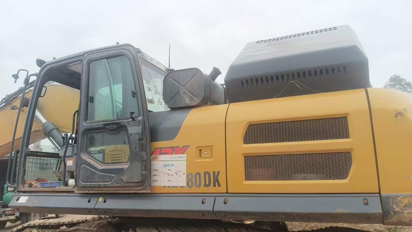 Used XCMG XE335GK Excavator 2021 Model / 4
