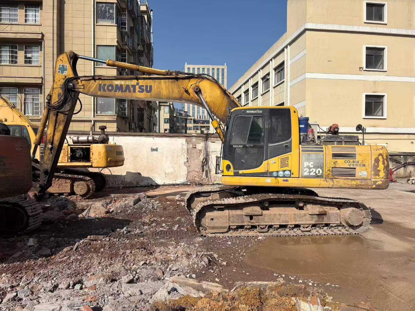 Used Komatsu PC220-8 Excavator 2016 Model / 2