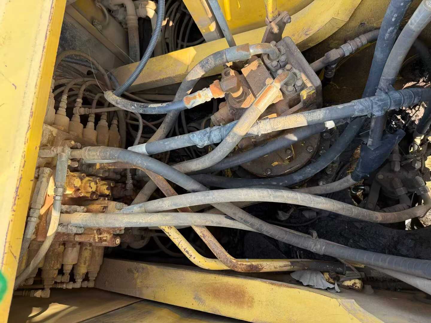 Used Komatsu PW220-7 Excavator 2016 Model / 8