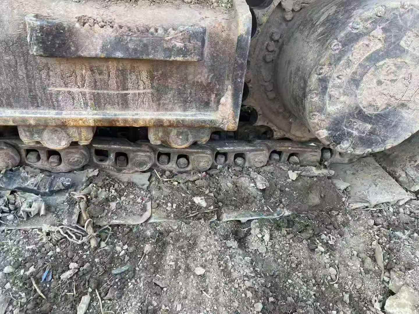 Used Hyundai R215VSN Excavator 2011 Model / 4