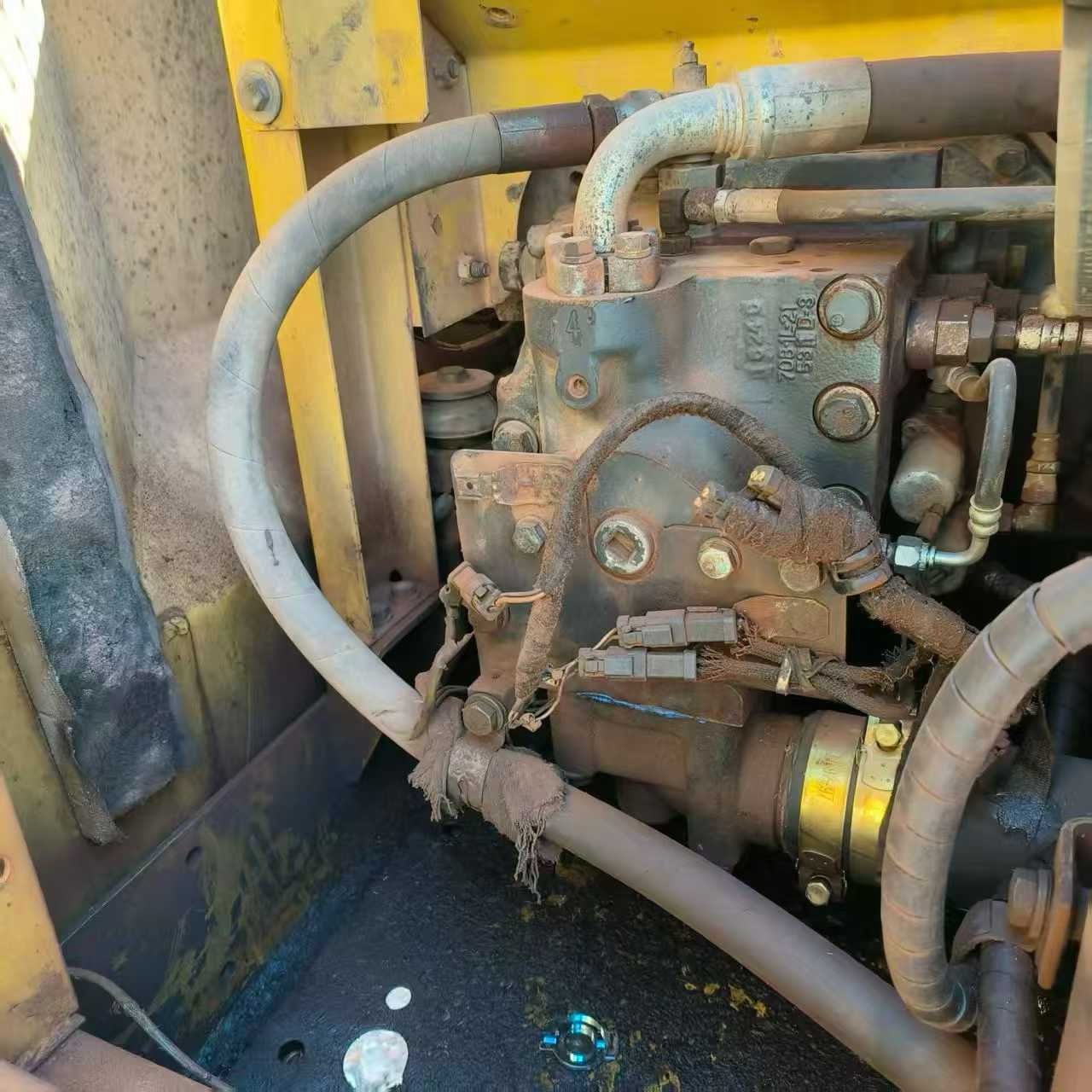 Used Komatsu PC130 Excavator 2016 Model / 3