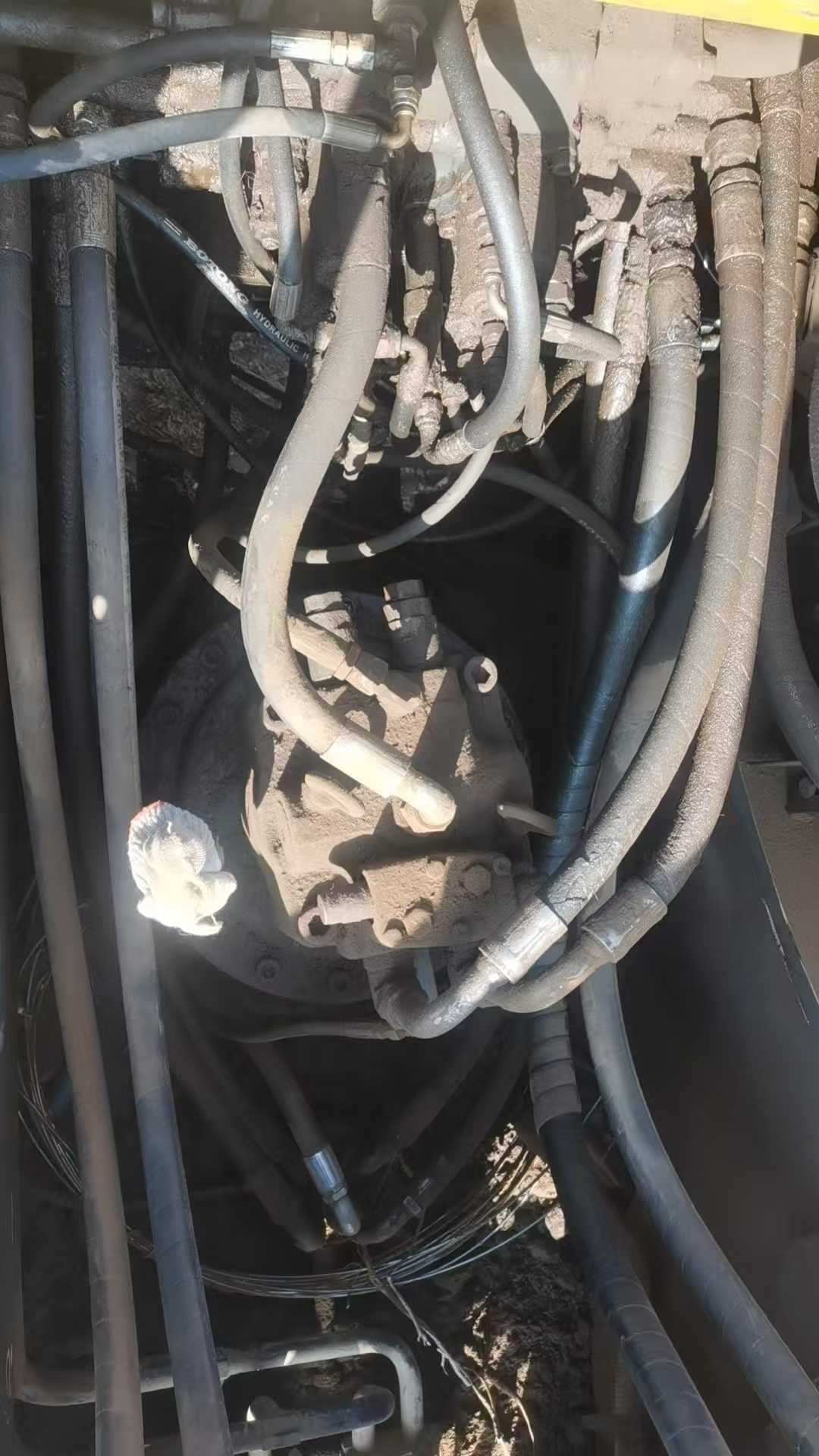 Used Volvo EC240 Excavator 2016 Model / 3