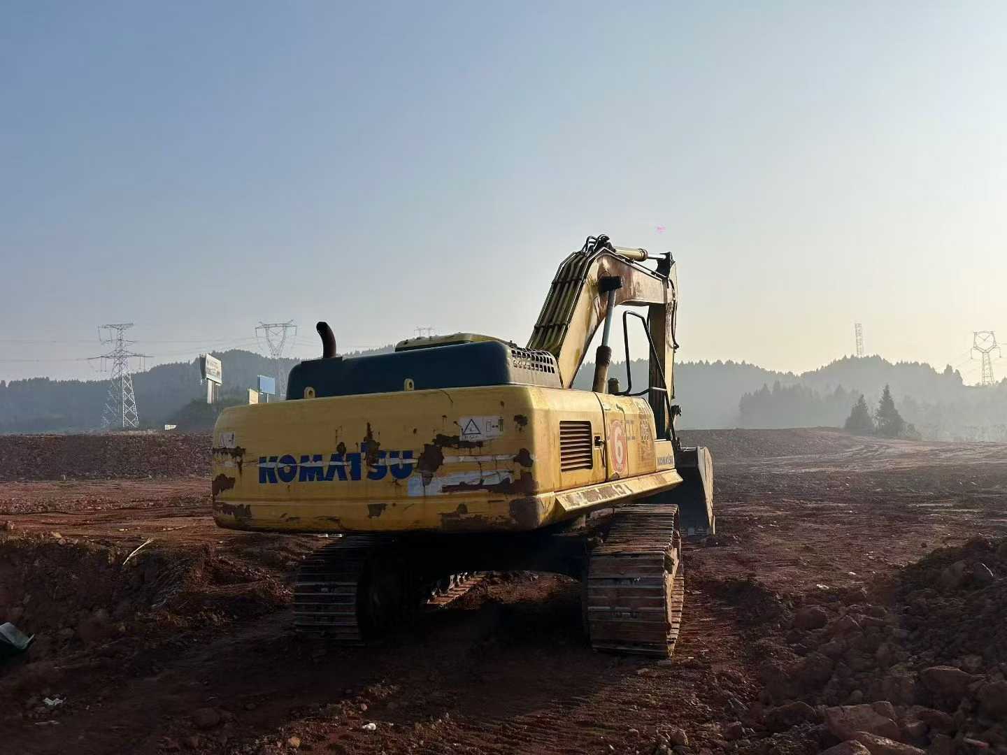 Used Komatsu PC300 Excavator 2016 Model / 4