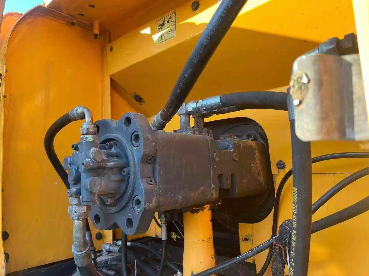 Used Hyundai R215VSN Excavator 2011 Model / 5